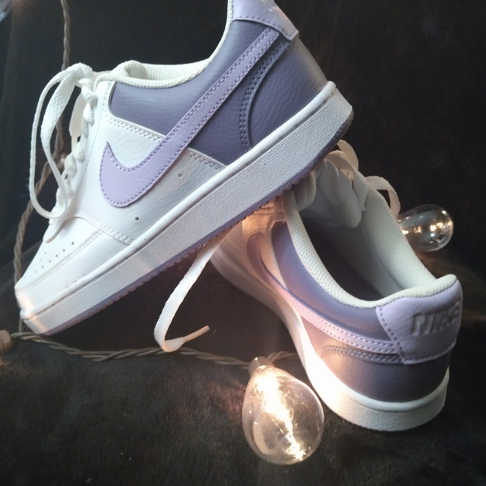 Nike Low Top Sneakers in White and Lavender